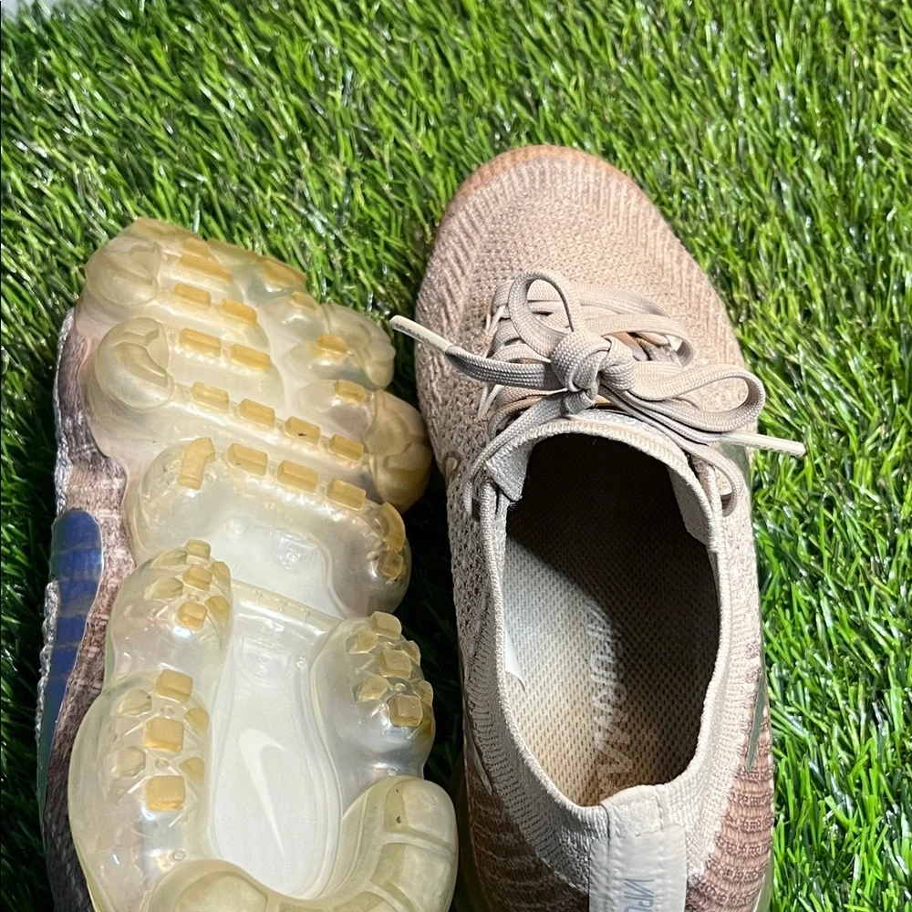Nike Women’sFlyKnit  vapormaxKnit Lace-Up Sneakers - Light Beige